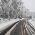 Drama kod Vranja Autobus sa 24 putnika se zaglavio u snegu