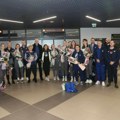 Lavice stigle u Beograd: Košarkašice Srbije obezbedile vizu za Pariz - predsednik KSS ih dočekao na aerodromu (foto)