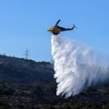 Bukti požar u Grčkoj: Podignuti helikopteri FOTO