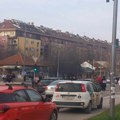 FOTO: Maturanti škole "Bogdan Šuput" sa 15 minuta tišine odali počast žrtvama nesreće na Železničkoj