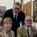 Vučić objavio fotografiju sa roditeljima: Nikada ničiju porodicu nisam pominjao, moju napadaju godinama FOTO