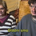 Kače odeću na prozore da im hladnoća ne bi ulazila u kuću: Život Dušanke i njenog sina Zorana slama srca
