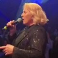 Snežana Đurišić usred Zagraba zapevala "Vidovdan" i "Odakle si sele": Hrvati "poludeli", pogledajte reakcije