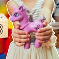 Domaća proizvodnja i prodaja igračaka sve raznovrsnija: lutke, puzle, klackalice i autiće pravi više od 140 firmi u Srbiji