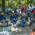 Zrenjanin – Prvi maj u Šećeranskom parku obeležen aktivistički: „Nije vreme za slavlje nego za borbu!“ Zrenjaninski socijalni…