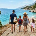 Udar na DžEP srpskih turista Za letovanje na Jadranu četvoročlanoj porodici potrebno brdo para ipak evo gde su skrivene…