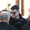 Majku mu odnela teška bolest, sestru izgubio u nesreći, baku mu pogubili u porodičnom dvorištu: Ko je otac Vuka Kostića po kom…