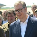 Vučić: Na skupu "Srbija jedna porodica" u kutije ubačeno 60.000 listića