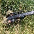 Ruski vojnici puškama oborili ukrajinski kamikaza-dron