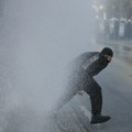 Policija u Tirani suzavcem i vodenim topovima osmog dana antivladinih protesta
