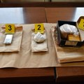 Uhapšen Leskovčanin u taksiju sa skoro 500 grama heroina i kilogramom supstanci za narkotike