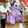Dobili pomoć u hrani: "Solidarnost" podelilo pakete najsiromašnijim Subotičanima
