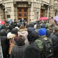 Sindikat socijalne zaštite protestovao ispred Vlade Srbije, najavio štrajk