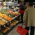 "Uzimam me za ruku, ja u šoku": Beograđanki u marketu prišao stariji čovek pa je ponudom potpuno zbunio: "Ne znam da li je…