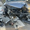 Тежак судар код граничног прелаза Возило потпуно смрскано; Четири особе повређене
