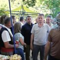 SNS odjeci vašara u Vrtogošu: Stevanović neraspoložen,gradonačelnik Vranja Milenković ushićen!?