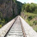 Radnici Infrastrukture železnice raščišćavala rastinje uz pruge