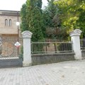 (Ne)zakonita zamena ograde saborne crkve: Malo aluminijum, malo kovano gvožđe