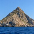 Ovo ostrvo ima oblik piramide, a u njegovoj blizini kompasi počinju da "lude": Legenda kaže da su ovde dolazile vile sa…