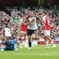 Ludnica u Londonu i mančesteru: Arsenal okrenuo, pa prosuo pobedu sa igračem više, Junajted nakon preokreta savladao…