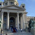 Između zvižduka i transparenata potvrđeni mandati poslanika: Konstituisana Skupština Srbije