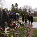 Predstavnici SSP položili venac na Spomenik deci stradaloj u NATO agresiji