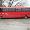 "Vozač autobusa bežao od automobila koji je išao ka njemu" Preduzeće "Lasta" za Alo! o sletanju busa u kanal (video)