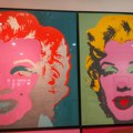 Serigrafija u boji sa pečatom na pozadini: Otvorena izložba „Andy Warhol”