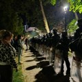 Napeto na protestu u Kuli, pristalice naprednjaka gađale građane jajima i pirotehničkim sredstvima