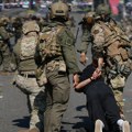 59 Sekundi snimka koji je šokirao svet! Haos na ulicama Los Anđelesa: "Ovako su i nacisti počeli!" (foto, video)