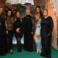 SAMO DELA LjUBAVI OSTAJU: Pesma porodice Karić kao svedočanstvo ljubavi i večnosti