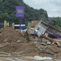 Najmanje 14 poginulih, a 12 se vodi kao nestalo u klizištima i odronima zbog jakih kiša u Južnoj Koreji