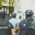 Privođenja građana koji učestvuju na protestima: "Što je više u problemu, režim donosi sumanutije odluke"