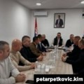 Petković sa predstavnicima Srpske liste: 'Vraćanje srpskih opština' važno za opstanak na Kosovu
