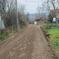 ВАША ПИСМА! Кренуло сређивање сокака у селу Срећковац. Мештани захвални!