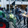 Poljoprivrednici još uvek na ulicama Brisela: Potresno svedočenje mladog farmera dok bunt zahvata Evropu