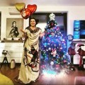 Milica Milša posle operacije pokazala dom: Raskošna dekoracija šljašti svuda, bogata jelka sa krunom na vrhu