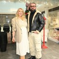 Od crkve tražio blagoslov za proslavu zbog posta. Saša Kapor i Nikolina Kovač dobili još jedno dete, a pevač sprema gala…