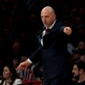(VIDEO) Navijači izgubili strpljenje: „Saša odlazi“