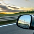 (Video) Jeziv snimak sa auto-puta! Vozilo u kontrasmeru juri velikom brzinom, situacija veoma opasna, vozači budite na oprezu