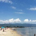 Nesreća u letovalištu na Jadranu: Utopile se dve devojčice! Nije bilo spasioca, niti je plaža opremljena bezbednosnim merama!…