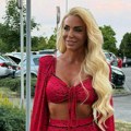 Voditeljka zaustavila saobraćaj u Šimanovcima: Bojana Lazić u vatrenom izdanju u finalu Pinkovih zvezda (foto, video)