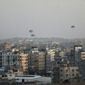 SAD isporučile pomoć Gazi iz vazduha: 38.000 obroka spušteno padobranima