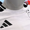 Adidas ne prodaje više njemački dres sa brojem 44, jer liči na SS