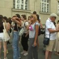 Skup podrške profesorki Biljani Stojković u ulici Kneza Miloša, zbog poziva na saslušanje