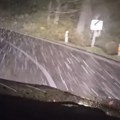 Veje sneg kao sumanut, ne vidi se dva metra ispred Pašće i do 30cm! Na ove delove sručiće se ogromna količina kiše