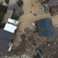 Razorne poplave u komšiluku, bujice odnose sve pred sobom, ima poginulih: Više stotina porodica evakuisano