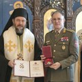 General Mojsilović odlikovan Krstom Svetog Varnave: SPC nagradila doprinos jačanju duhovnih vrednosti u Vojsci Srbije