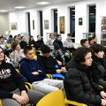 Čačanski srednjoškolci prisustvovali predavanju o veštačkoj inteligenciji: Možemo li verovati čet-botu?