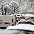 Izveštaj Štaba zimske službe o stanju na putevima: Na ovim deonicima ima snega, na snazi zabrana vožnje za šlepere